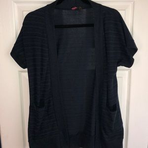 Dark blue short-sleeved cardigan from Forever 21!